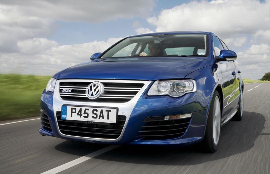  Volkswagen Passat R36 2008 года  (UK) (фото 12 из 14)